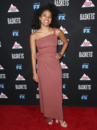 Zazie Beetz Height Weight Body Measurements Bra Size Age Stats Facts Celebrities Info